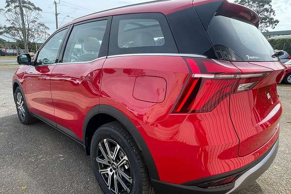 2023 Mahindra XUV700 AX7