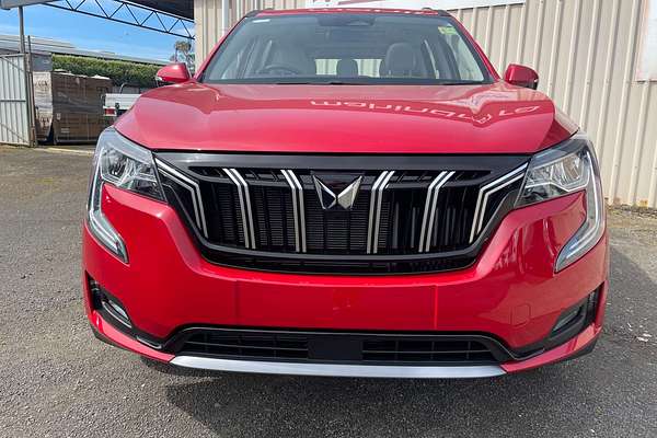 2023 Mahindra XUV700 AX7