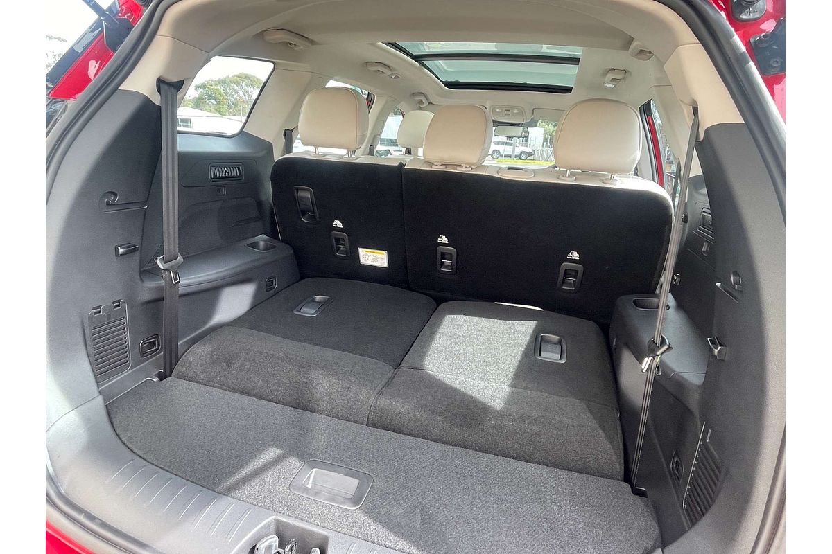 2023 Mahindra XUV700 AX7