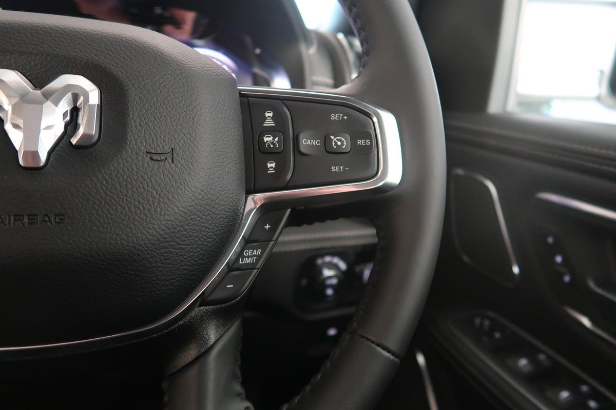 2024 RAM 1500 Laramie Sport RamBox DT 4X4 SWB