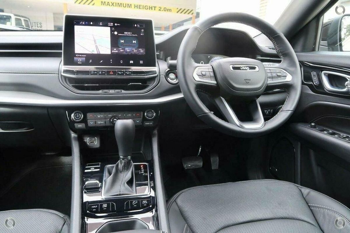 2023 Jeep Compass S-Limited M6