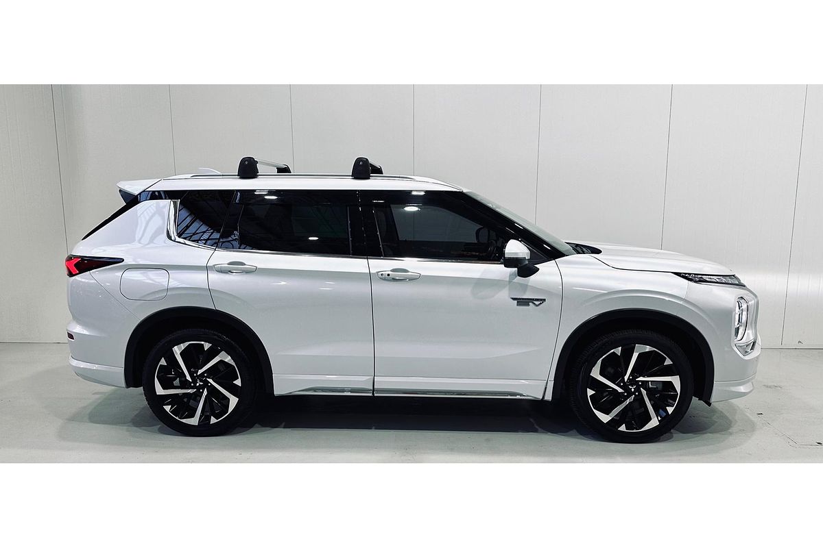 2022 Mitsubishi Outlander PHEV Exceed ZM