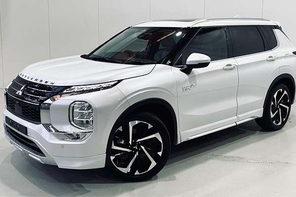 2022 Mitsubishi Outlander PHEV Exceed ZM