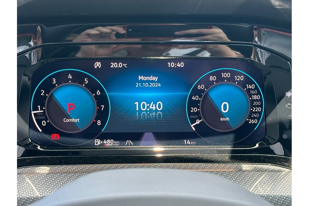 2024 Volkswagen Golf 110TSI R-Line 8