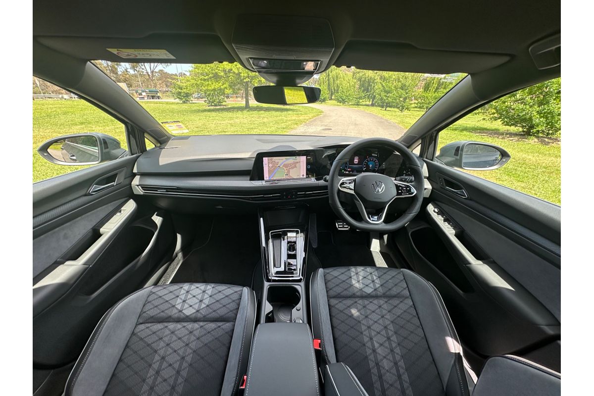 2024 Volkswagen Golf 110TSI R-Line 8