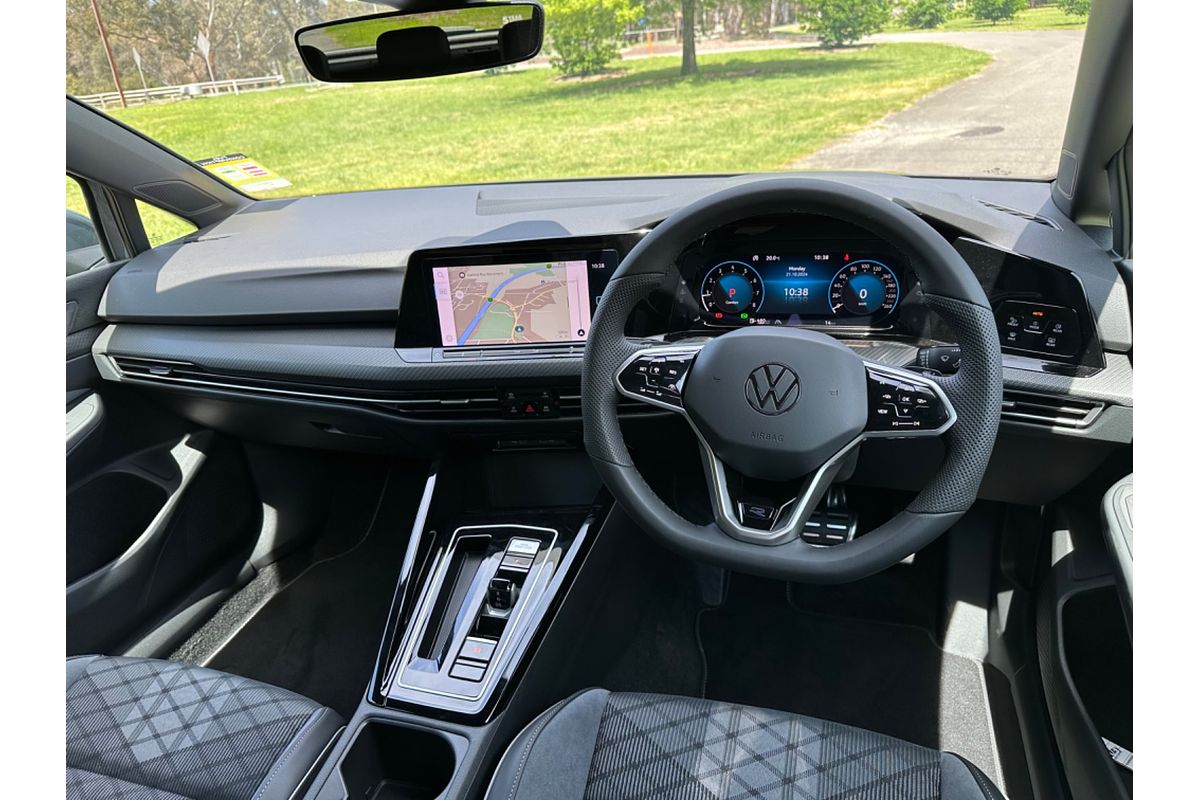 2024 Volkswagen Golf 110TSI R-Line 8