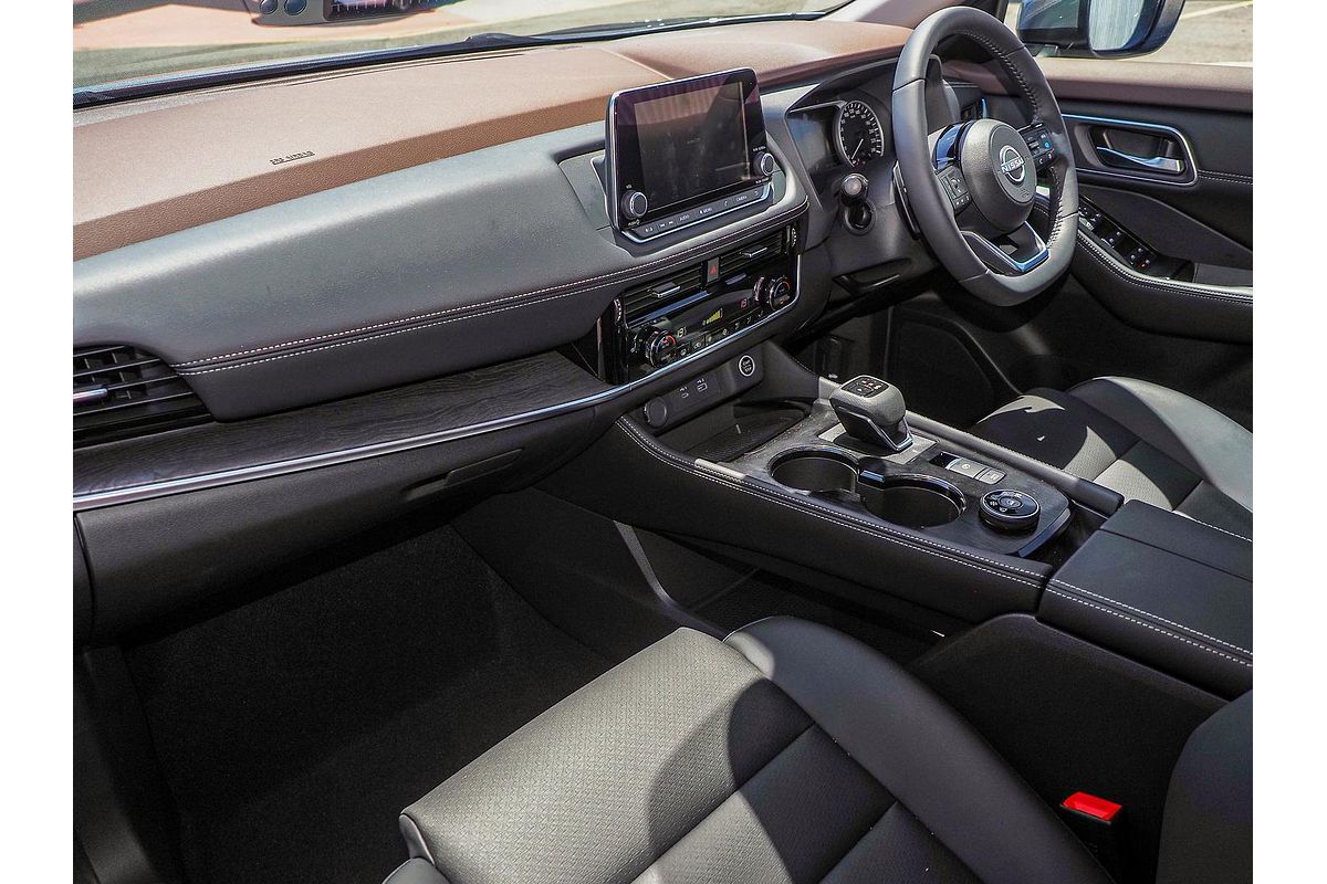 2024 Nissan X-TRAIL ST-L T33