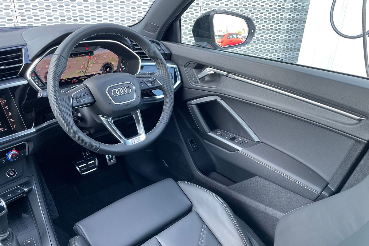 2024 Audi Q3 40 TFSI S Line F3