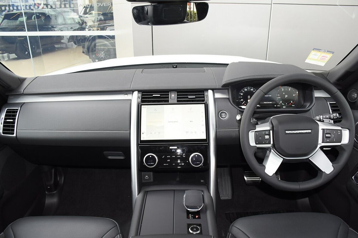 2024 Land Rover Discovery D300 Dynamic SE Series 5