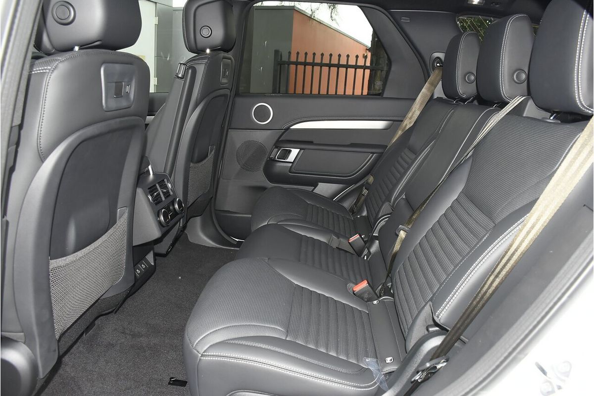 2024 Land Rover Discovery D300 Dynamic SE Series 5