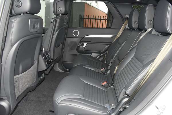 2024 Land Rover Discovery D300 Dynamic SE Series 5