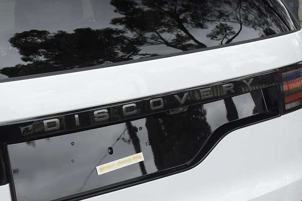 2024 Land Rover Discovery D300 Dynamic SE Series 5