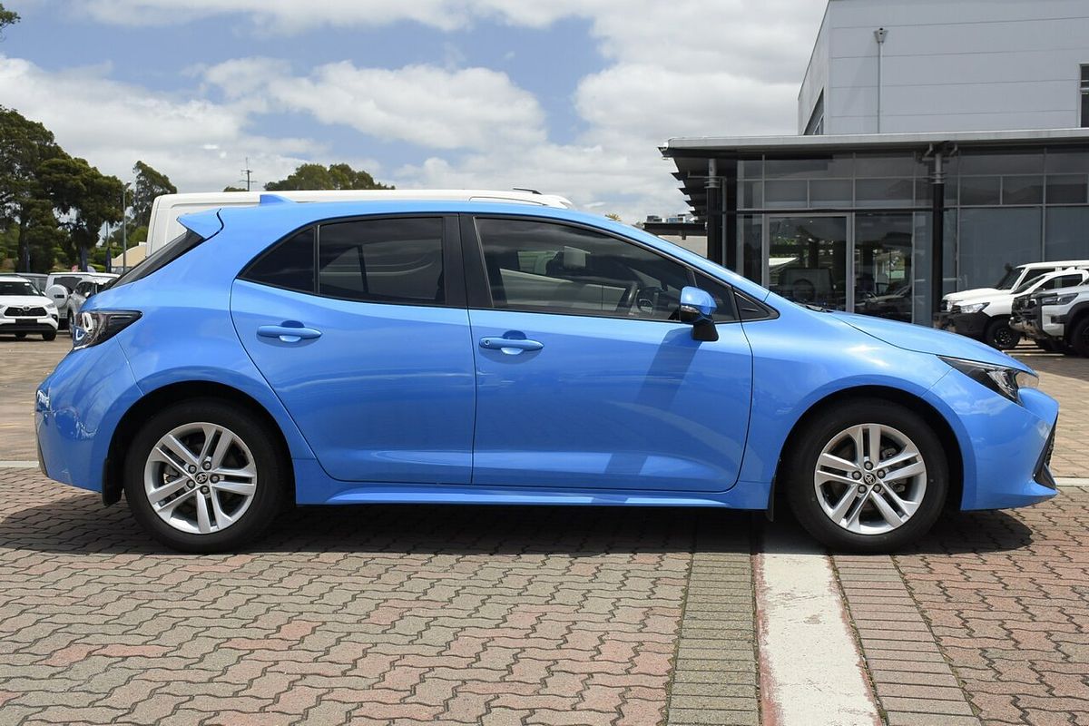 2018 Toyota Corolla Ascent Sport MZEA12R