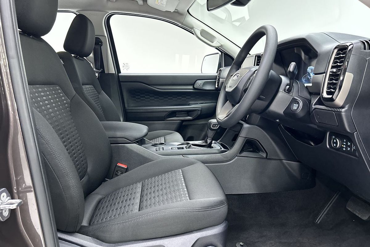 2024 Ford Everest Ambiente 2.0L