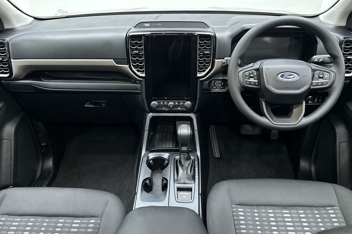 2024 Ford Everest Ambiente 2.0L