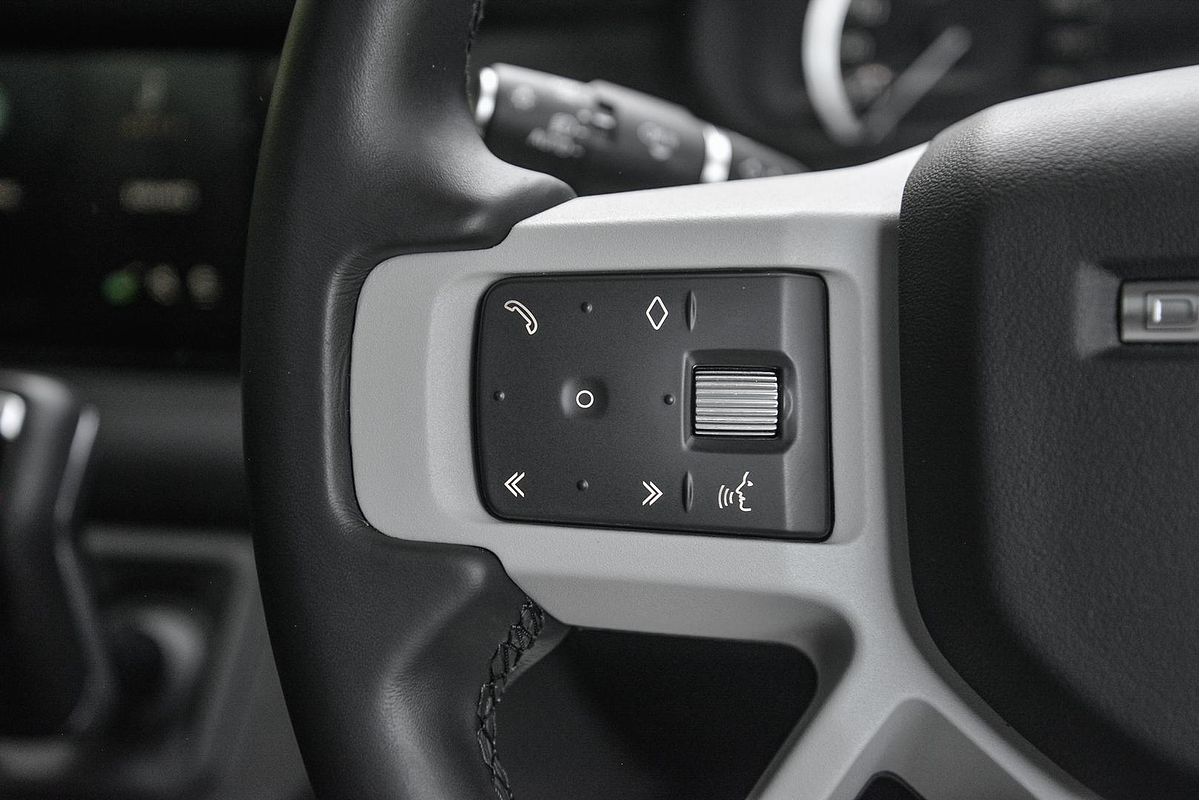 2023 Land Rover Defender 110 P300 L663