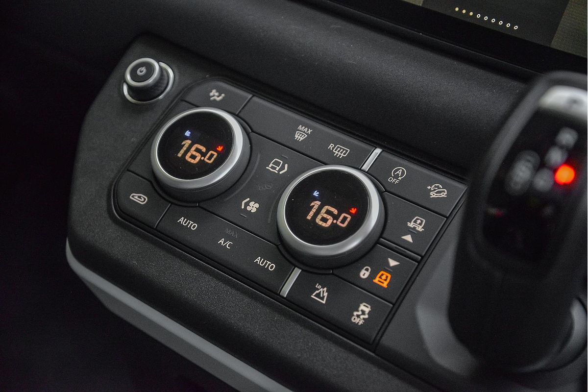 2023 Land Rover Defender 110 P300 L663