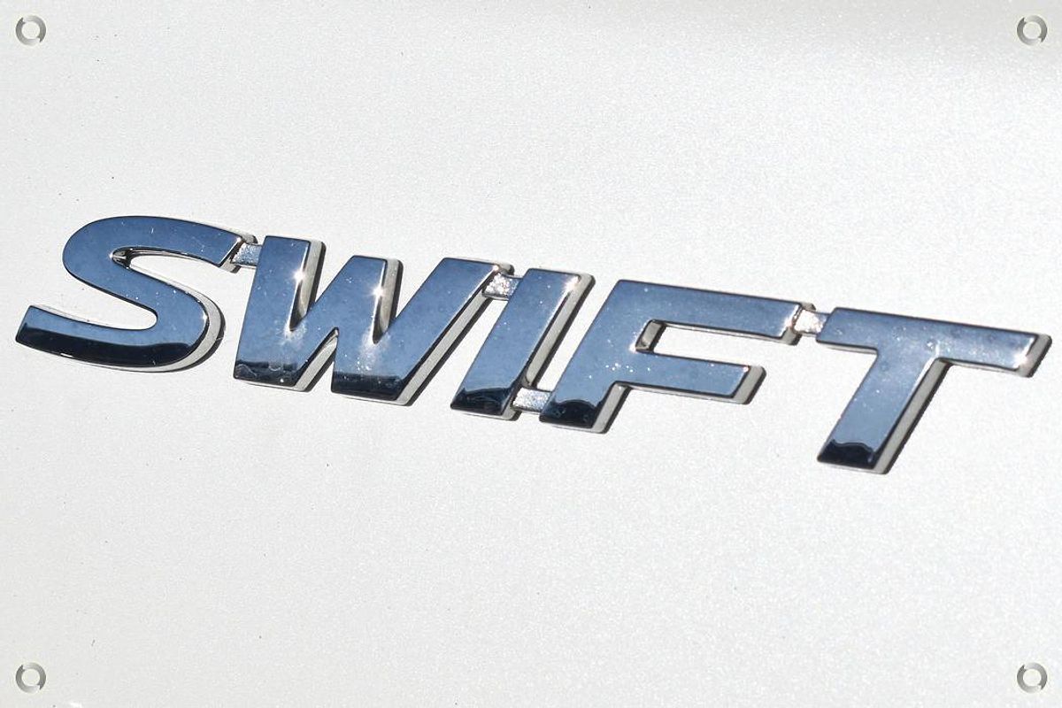 2024 Suzuki Swift Hybrid UZ