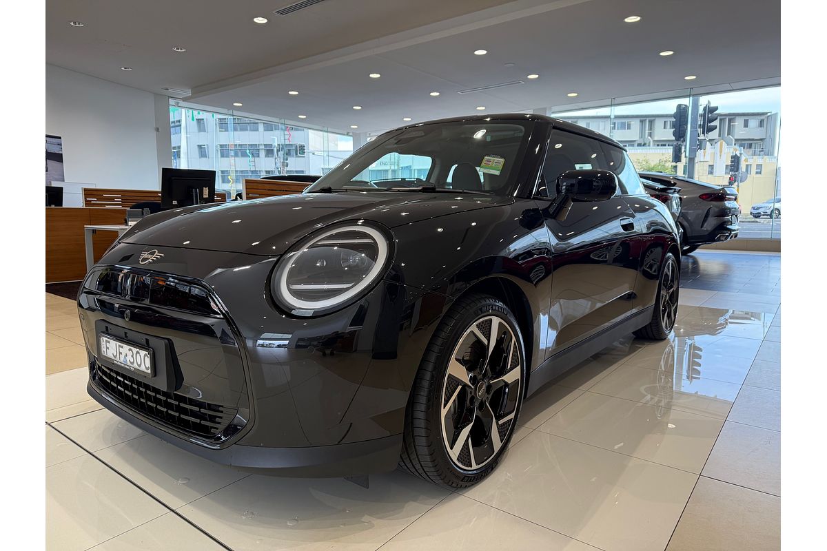 2024 MINI Cooper E Classic J01