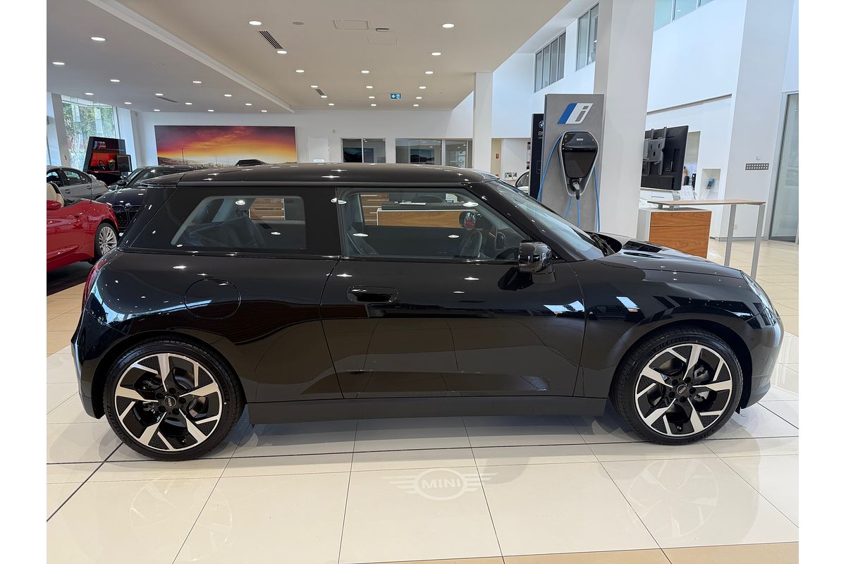2024 MINI Cooper E Classic J01