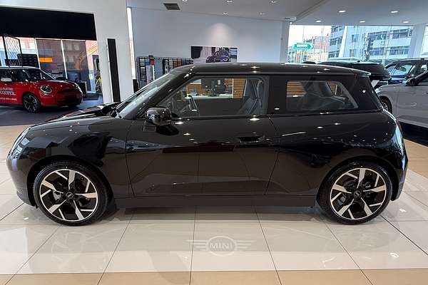 2024 MINI Cooper E Classic J01