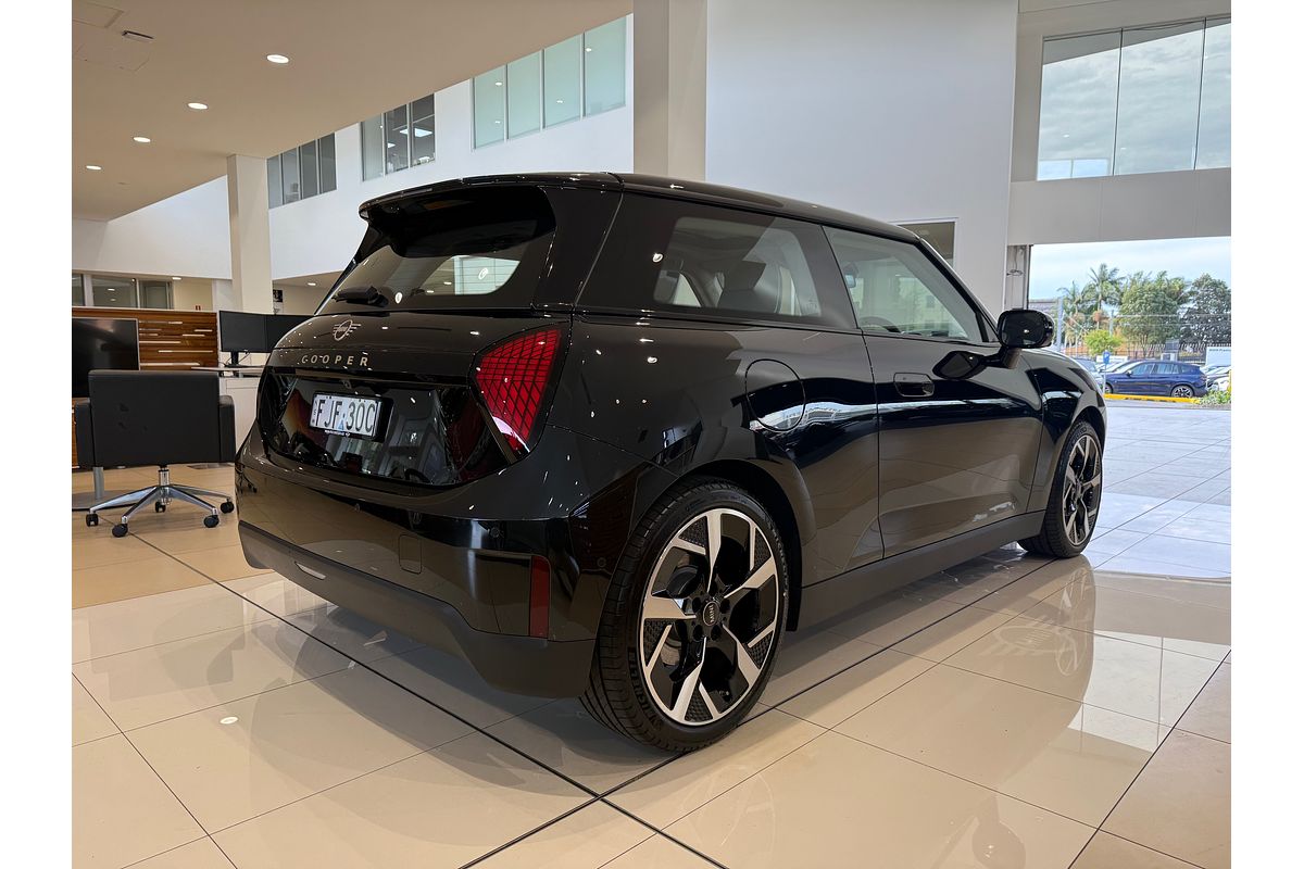 2024 MINI Cooper E Classic J01