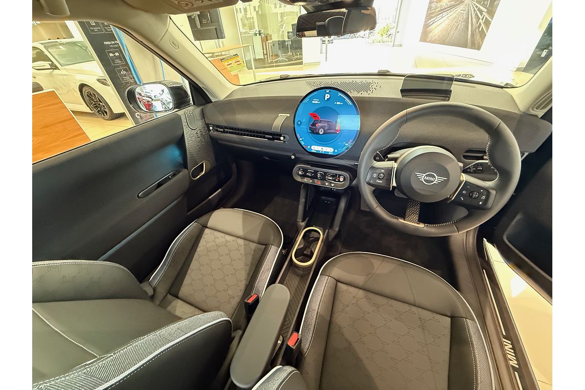 2024 MINI Cooper E Classic J01