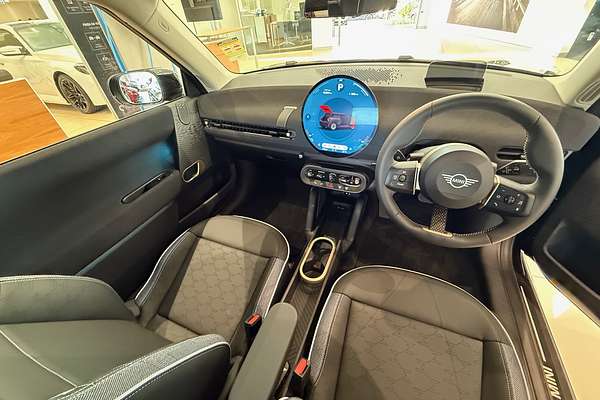 2024 MINI Cooper E Classic J01