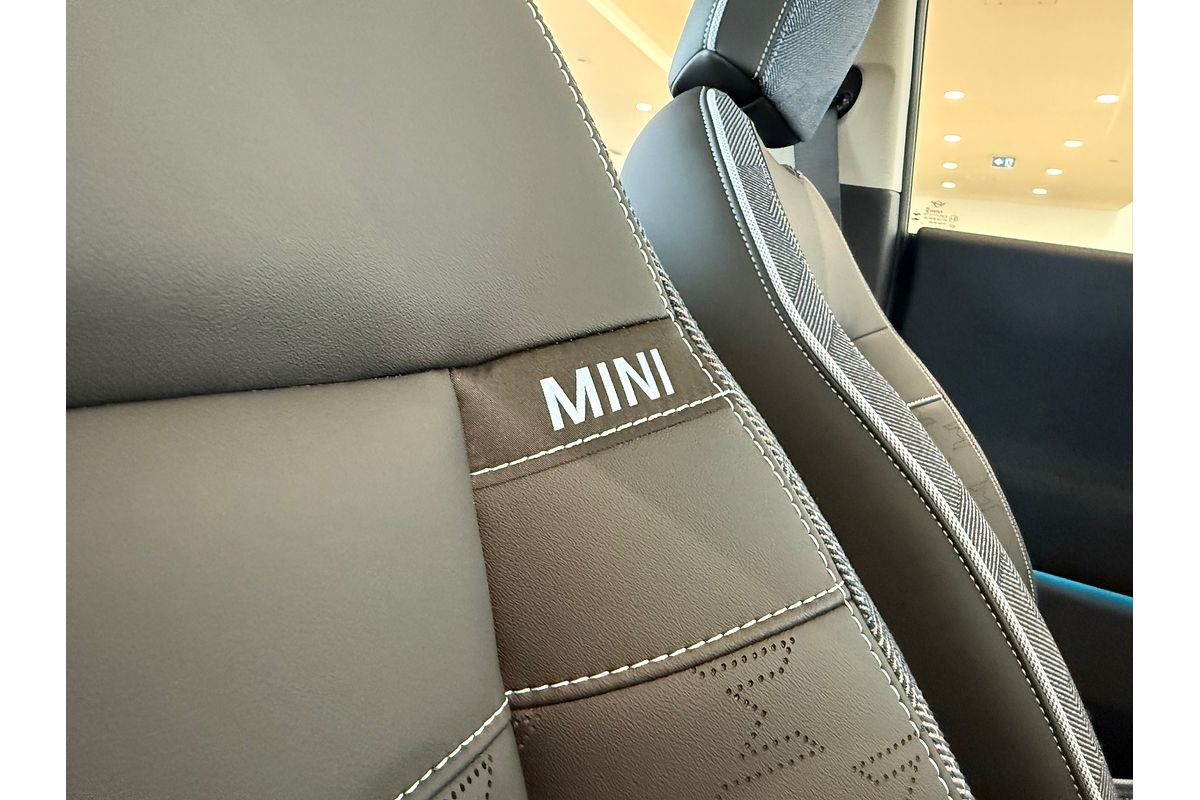 2024 MINI Cooper E Classic J01