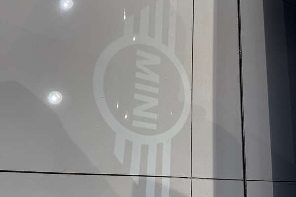 2024 MINI Cooper E Classic J01