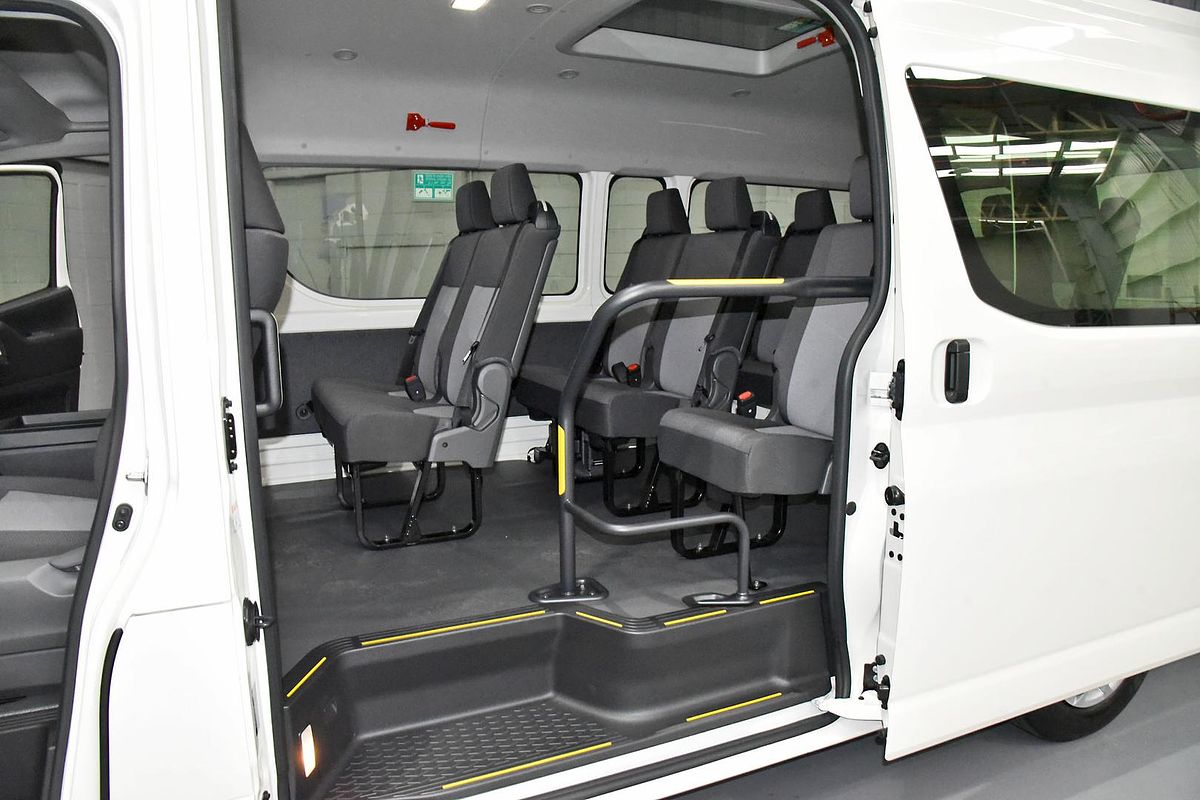 2024 Toyota Hiace Commuter GDH322R