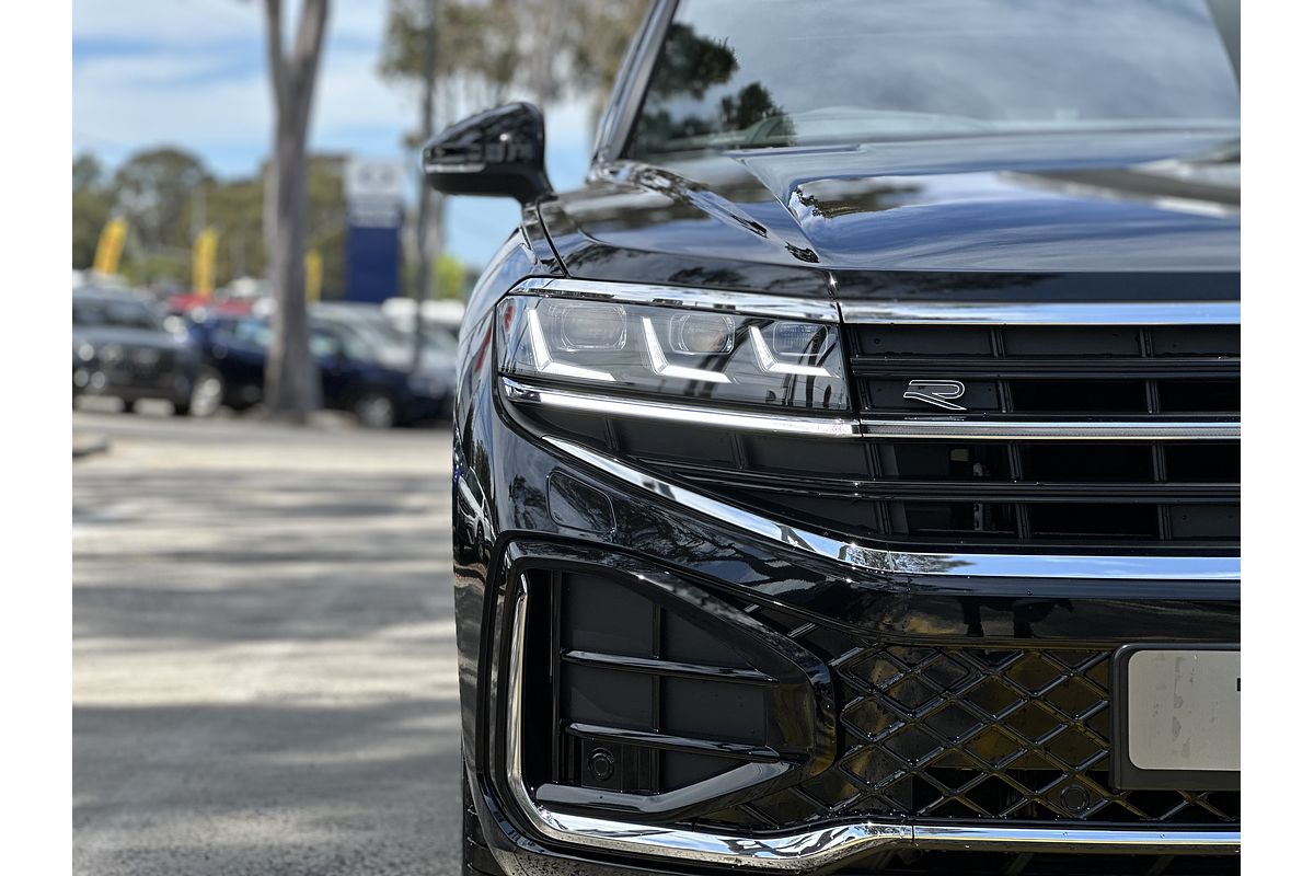 2024 Volkswagen Touareg 210TDI R-Line RC