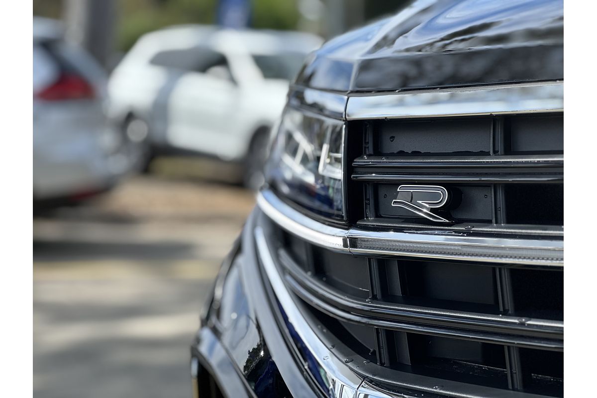 2024 Volkswagen Touareg 210TDI R-Line RC
