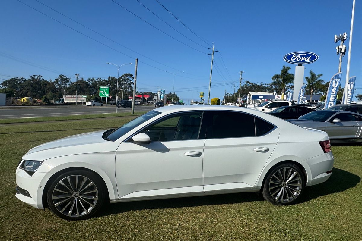 2017 ŠKODA Superb 162TSI NP