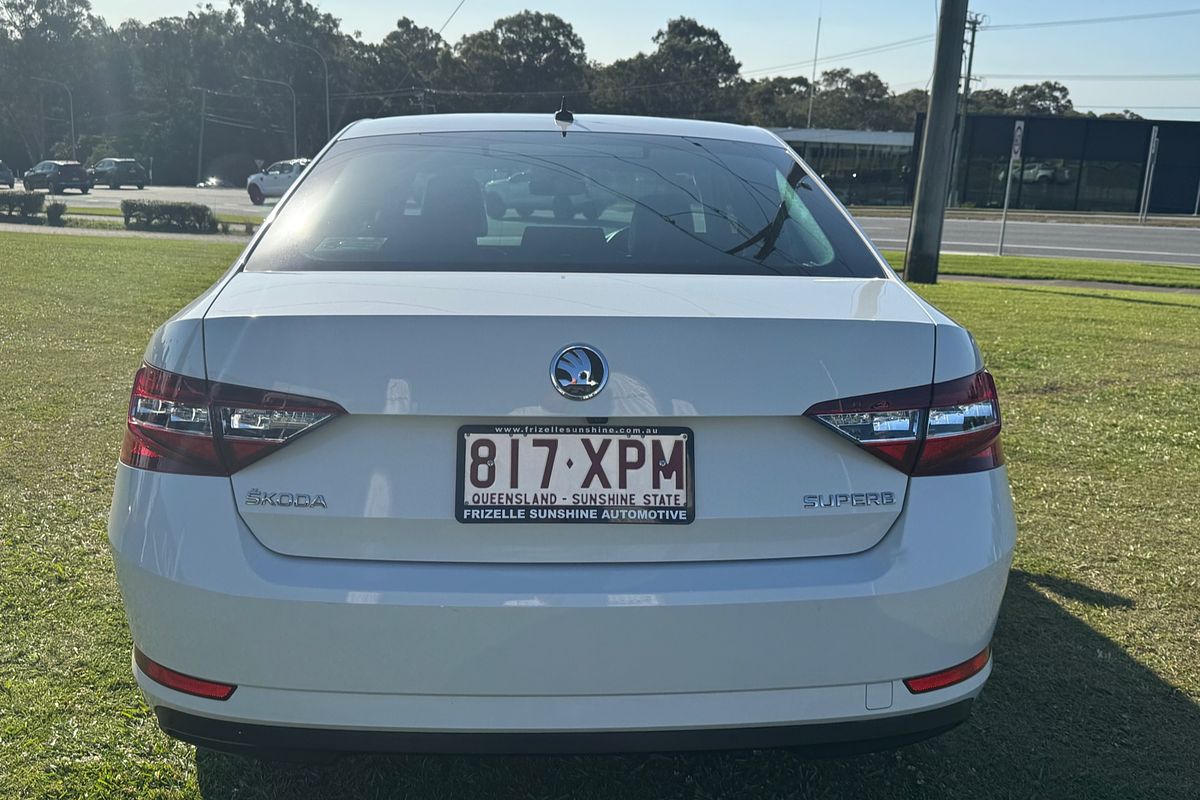 2017 ŠKODA Superb 162TSI NP