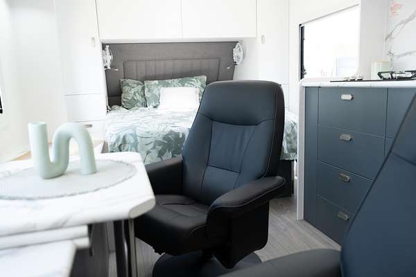 2024 Crusader Musketeer Recliner My25