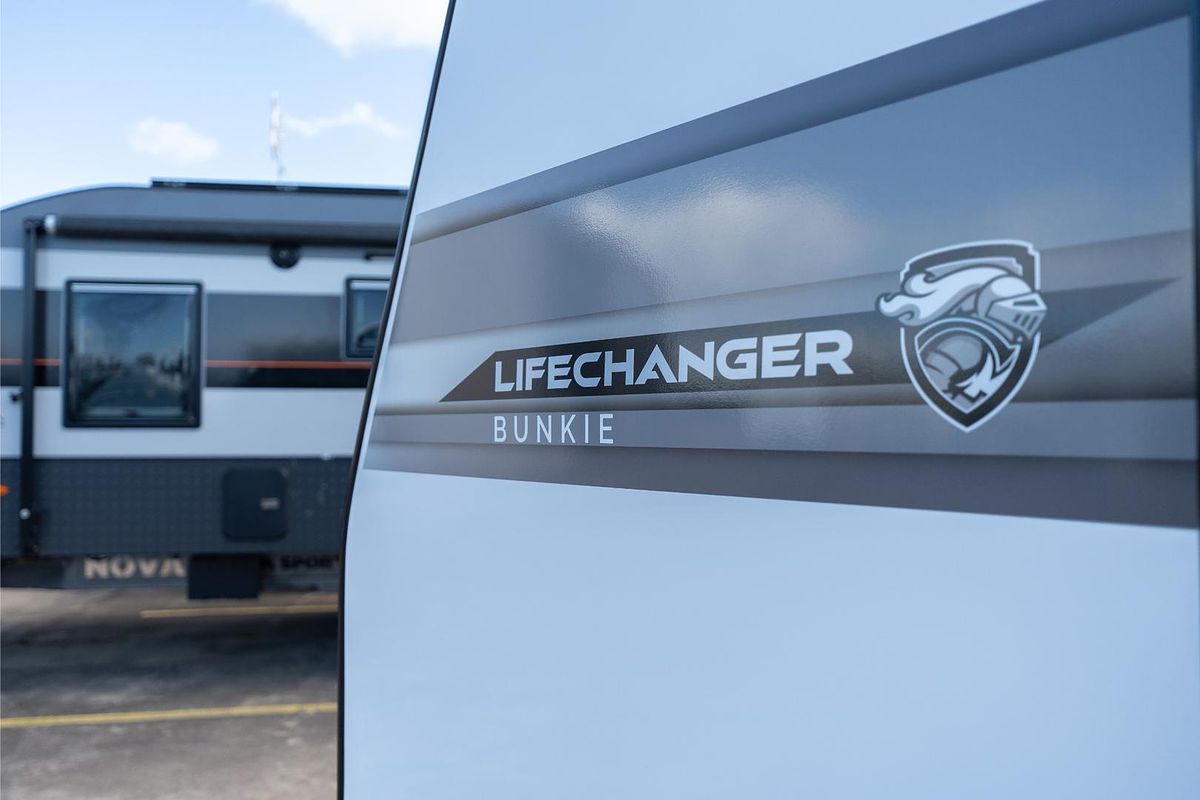 2025 Crusader Lifechanger Bunkie