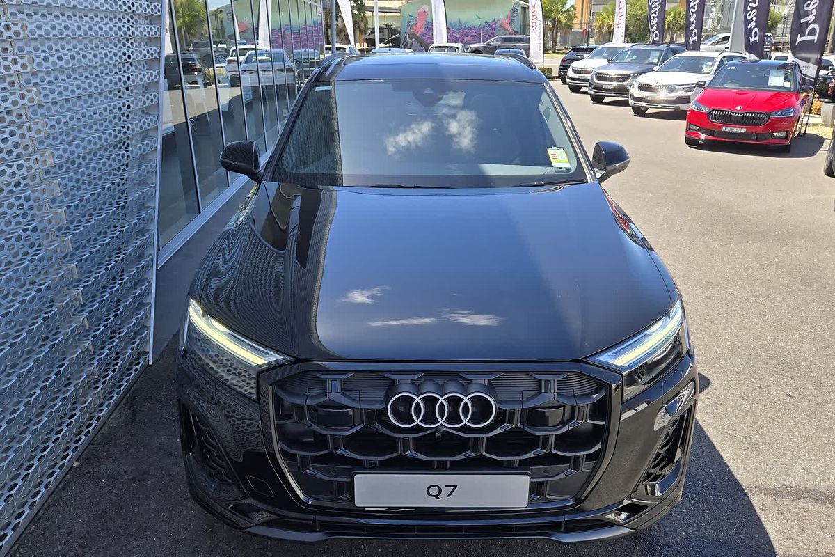 2024 Audi Q7 50 TDI S line 4M