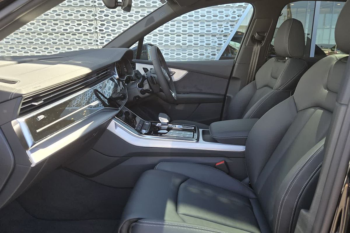 2024 Audi Q7 50 TDI S line 4M