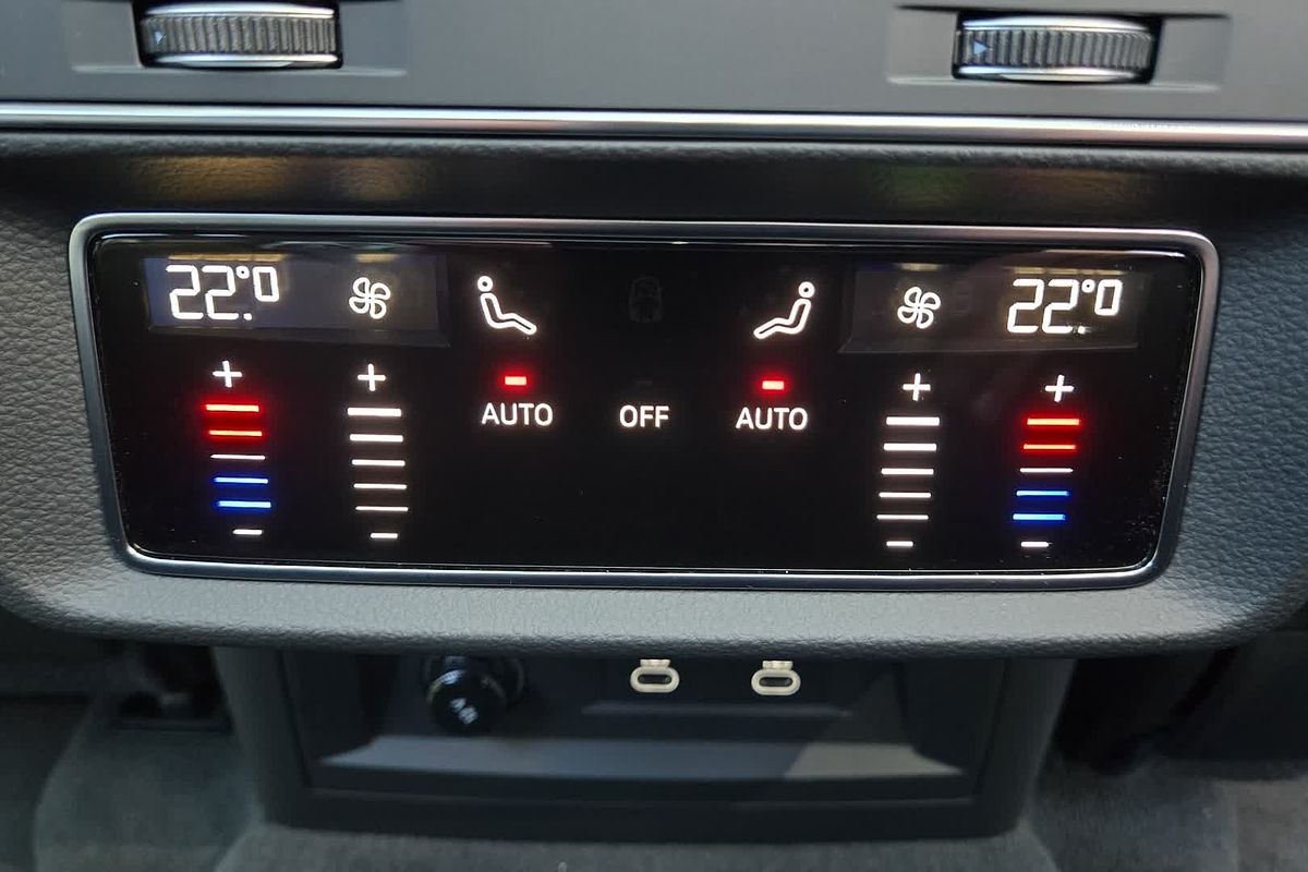 2024 Audi Q7 50 TDI S line 4M