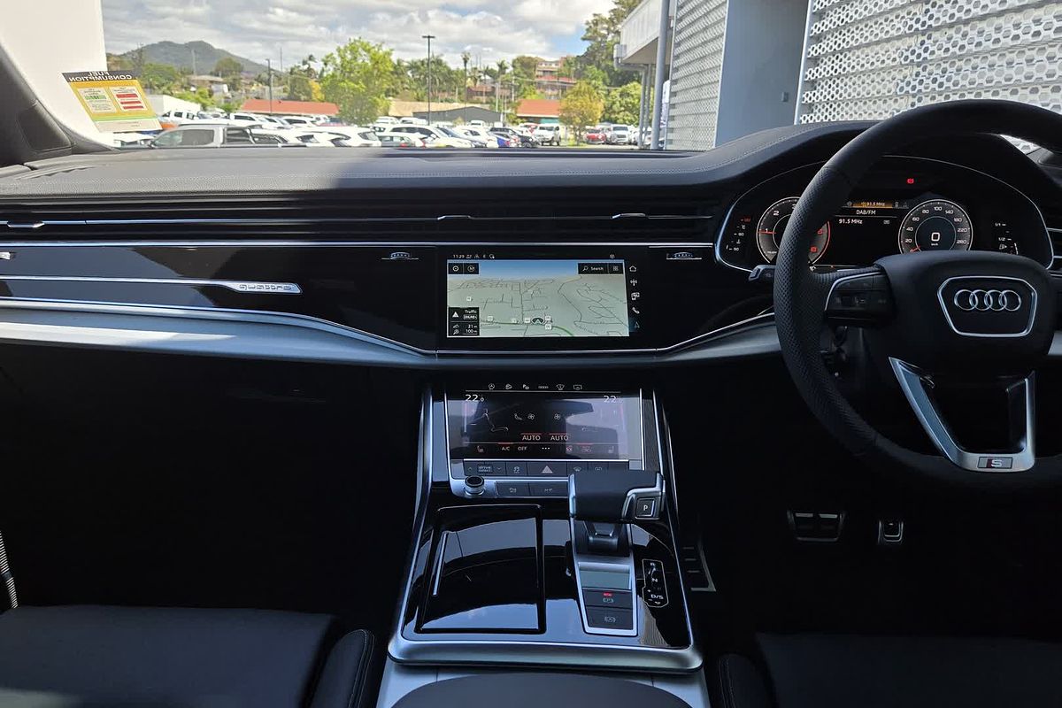 2024 Audi Q7 50 TDI S line 4M