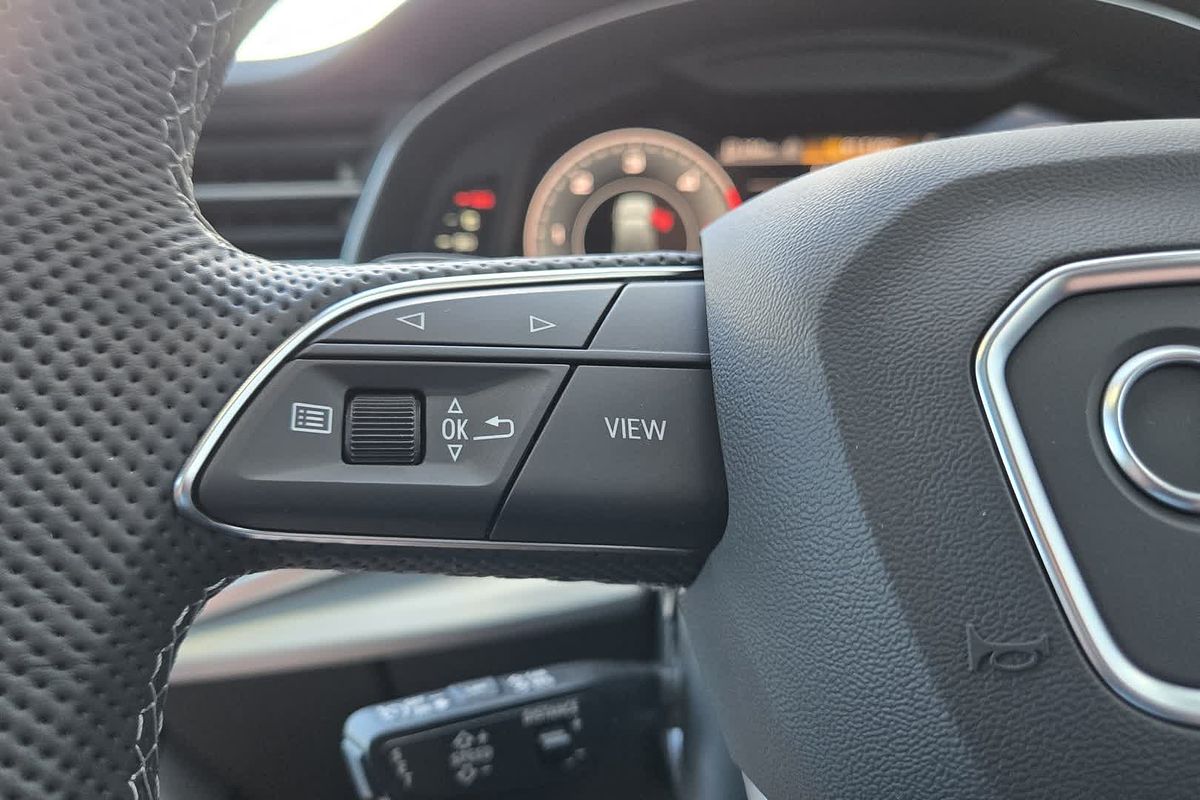 2024 Audi Q7 50 TDI S line 4M