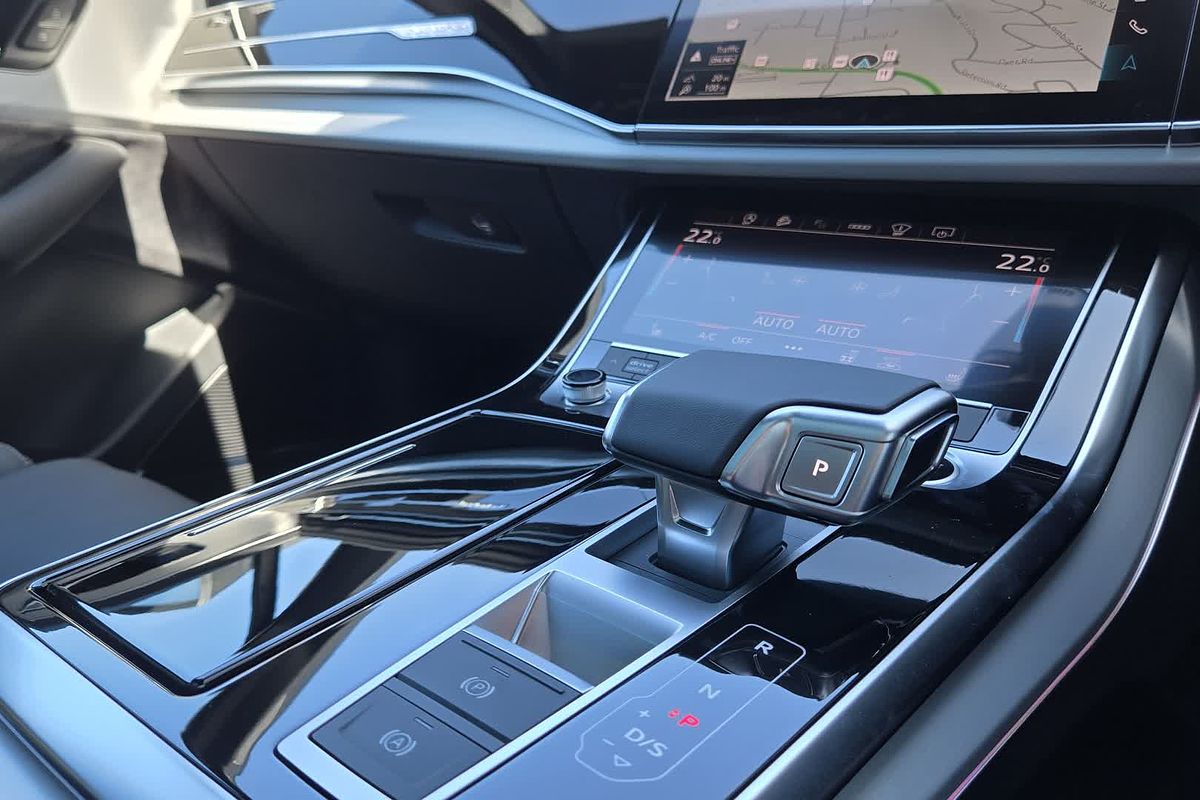 2024 Audi Q7 50 TDI S line 4M