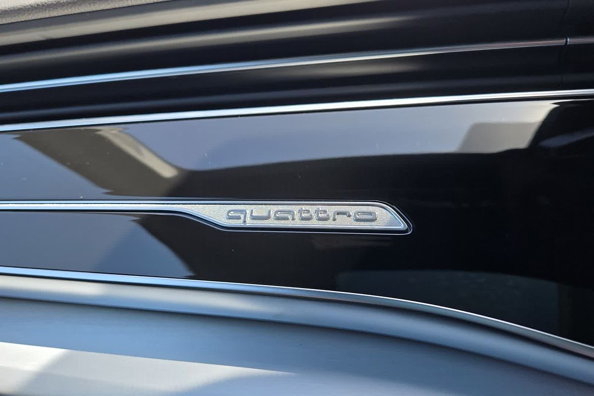 2024 Audi Q7 50 TDI S line 4M