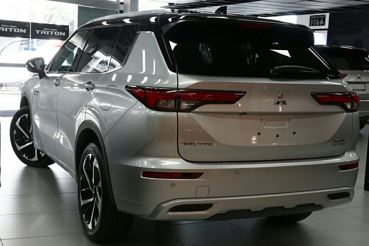 2024 Mitsubishi Outlander PHEV Exceed Tourer ZM