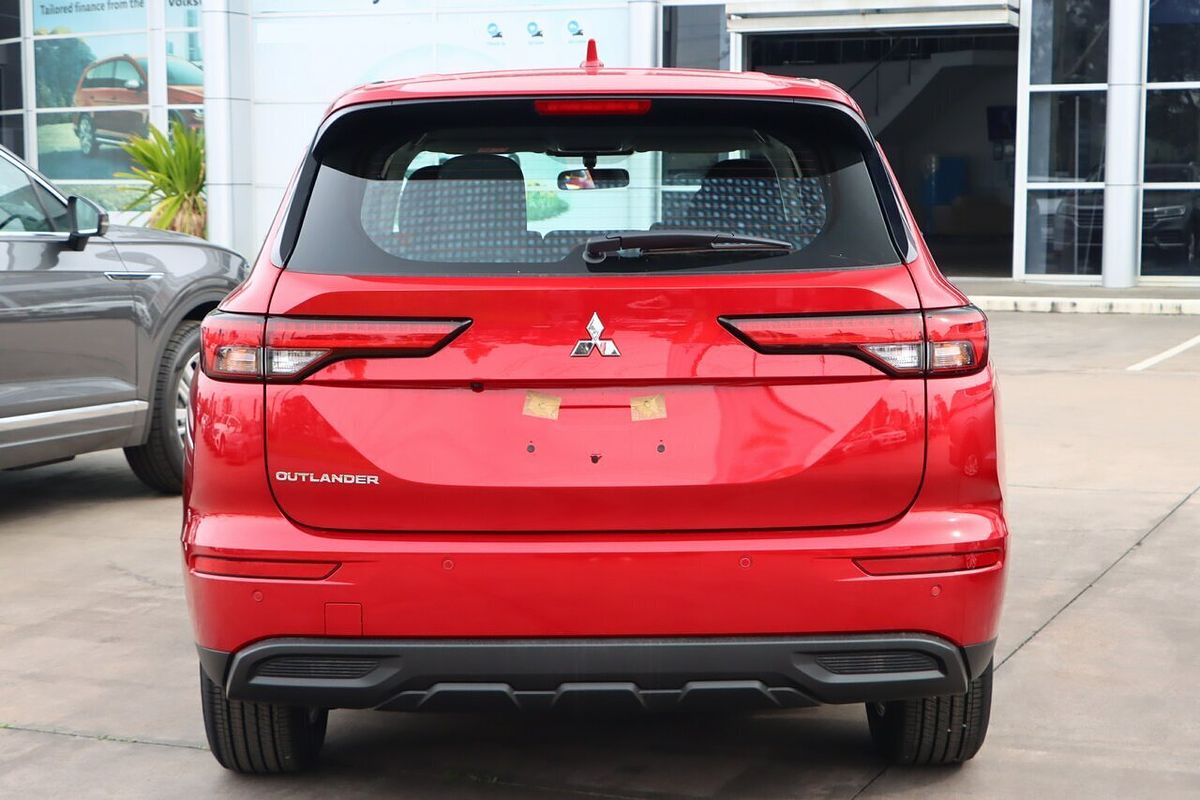 2024 Mitsubishi Outlander ES ZM