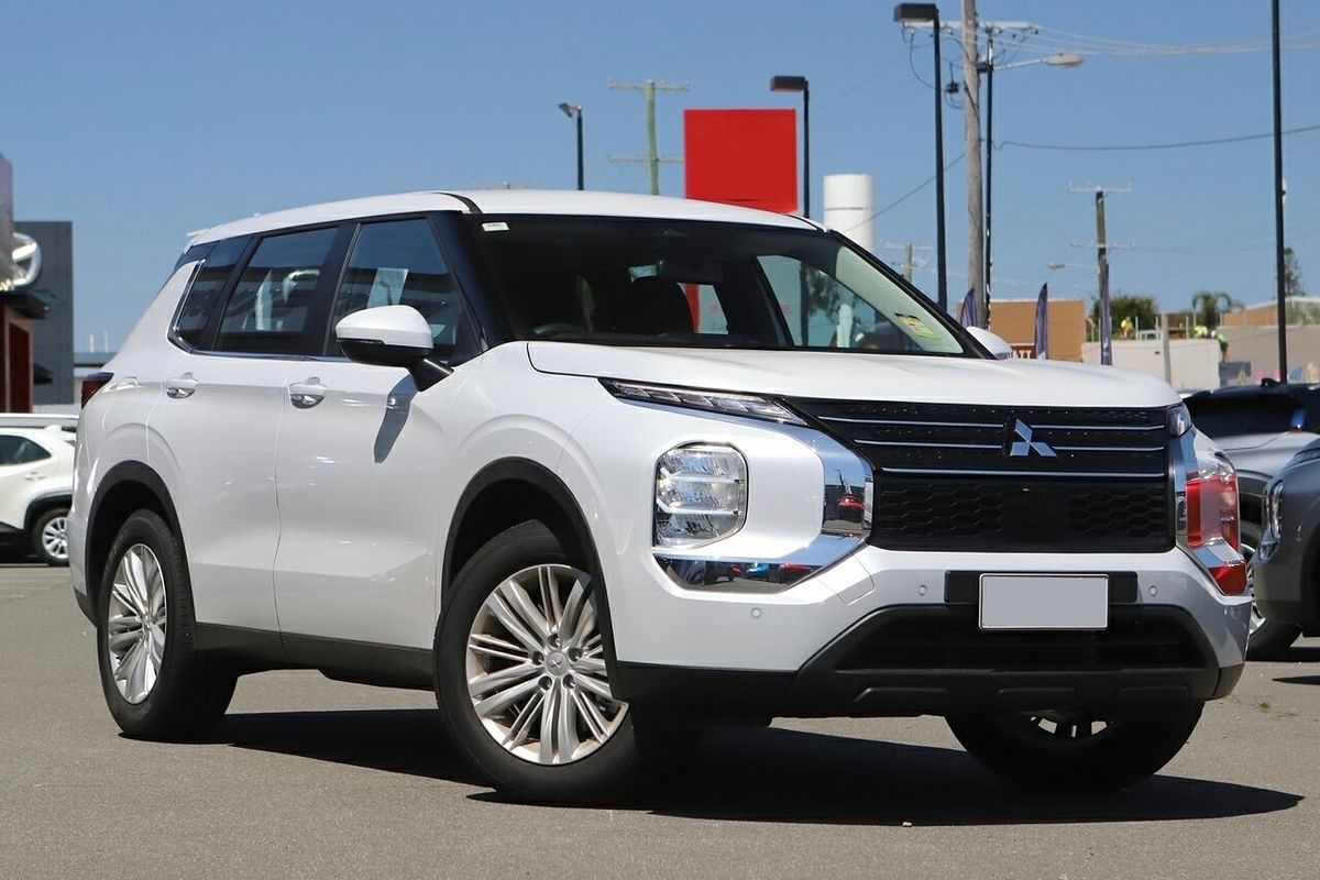 2024 Mitsubishi Outlander ES ZM