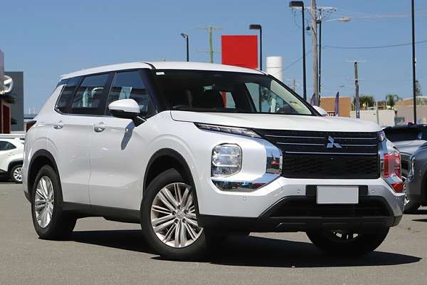 2024 Mitsubishi Outlander ES ZM