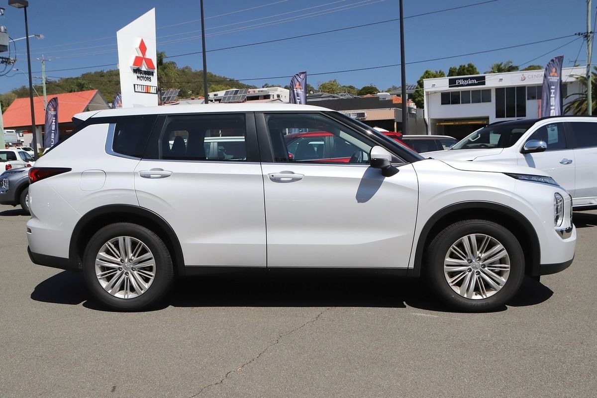 2024 Mitsubishi Outlander ES ZM