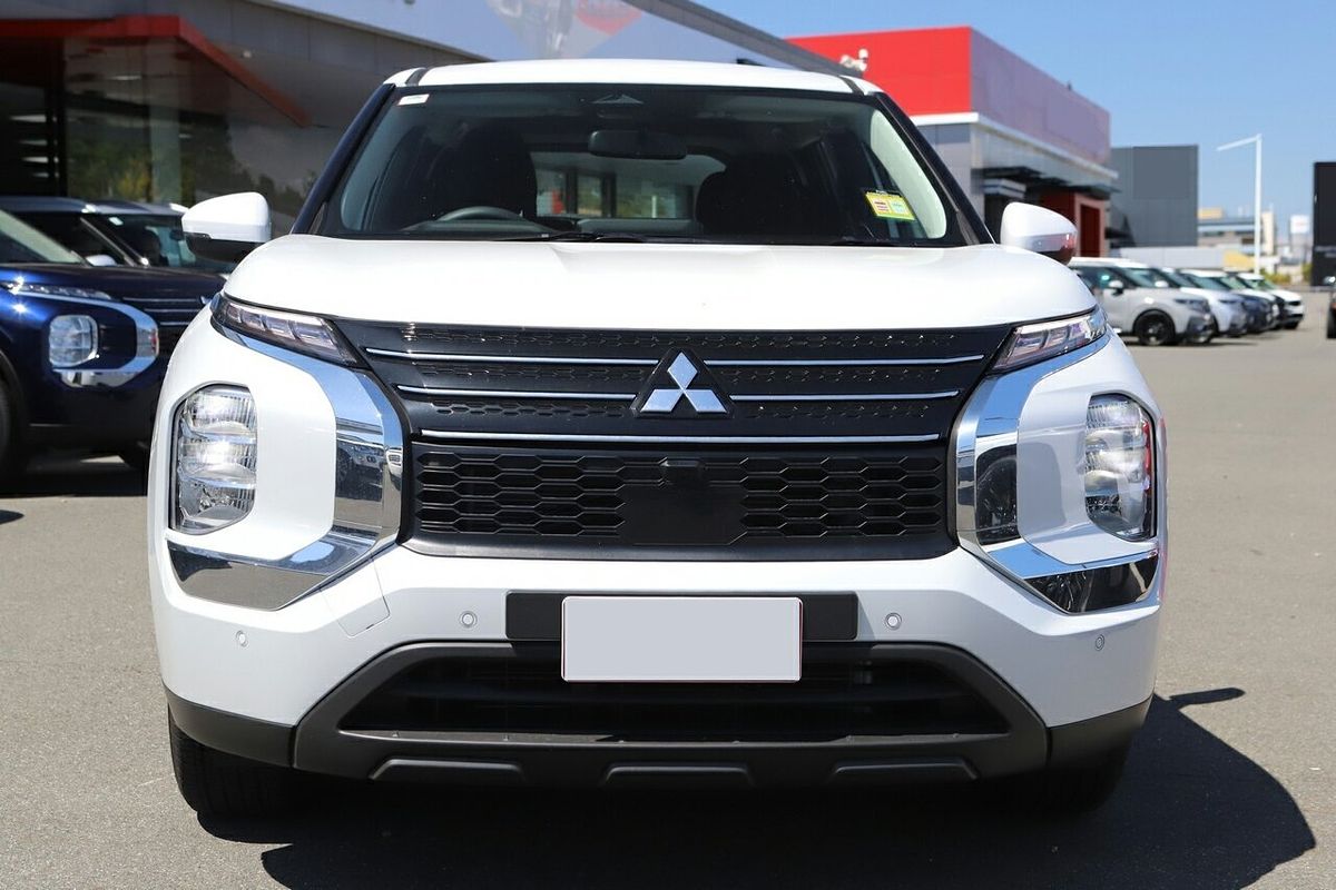 2024 Mitsubishi Outlander ES ZM